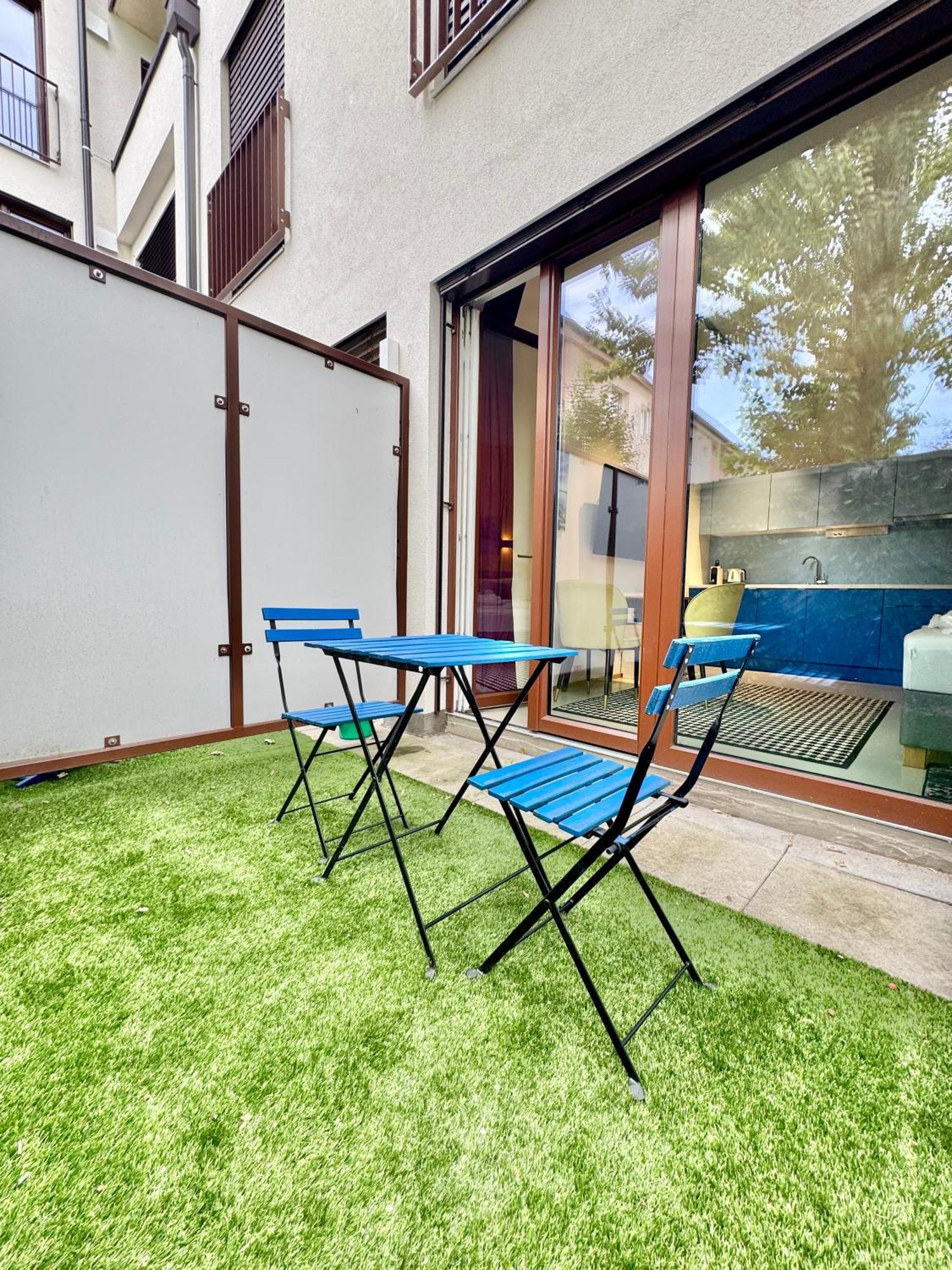 Moeblierte Mit Terrasse